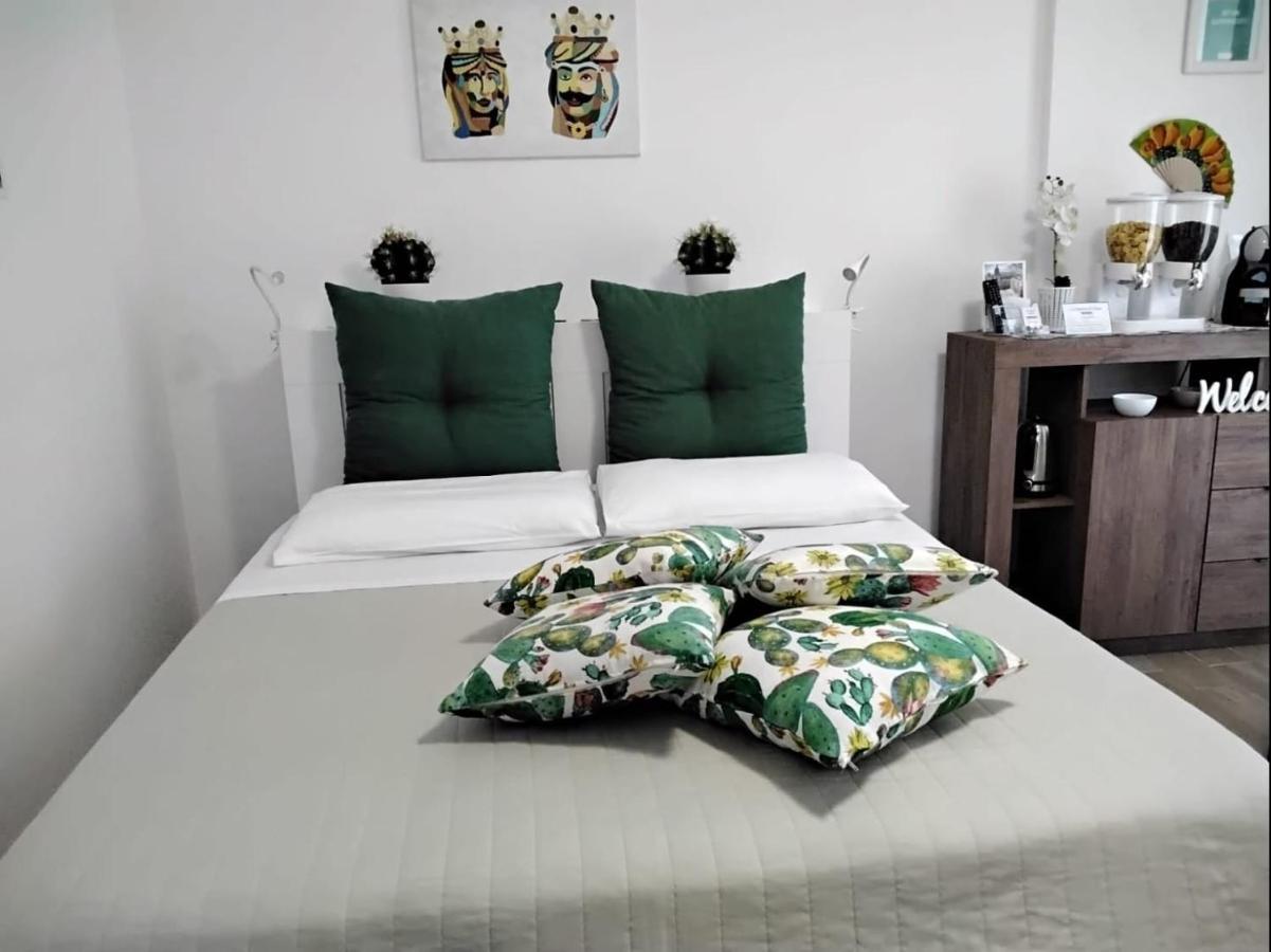 La Camera Di Stella - Ai Normanni Hotel Palermo Kültér fotó
